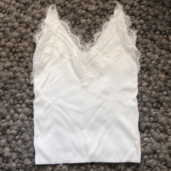 Beautiful white top with lace. - Picture 2 of 4